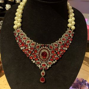 Majestic statement necklace